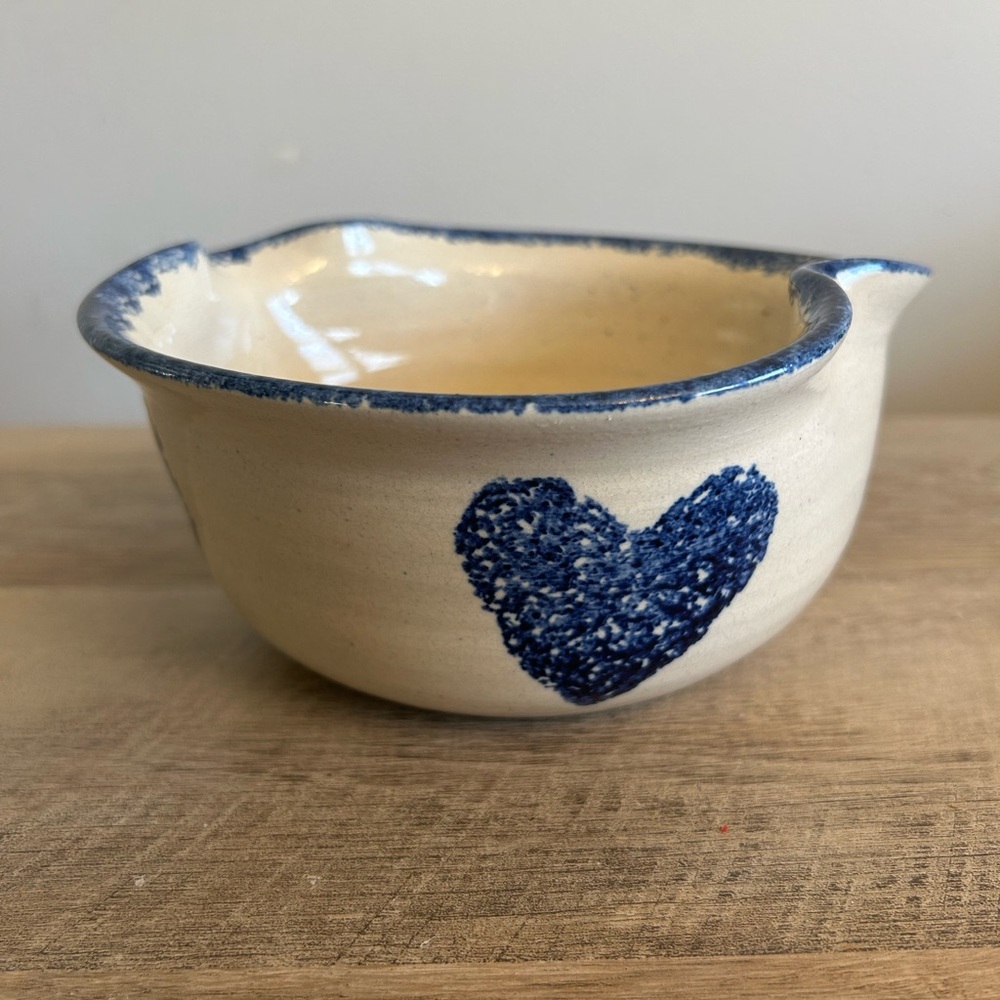 Marshall Pottery Texas | Small Heart Shaped Bowl Primitive Hearts Signed 3.25” - Picture 4 of 11